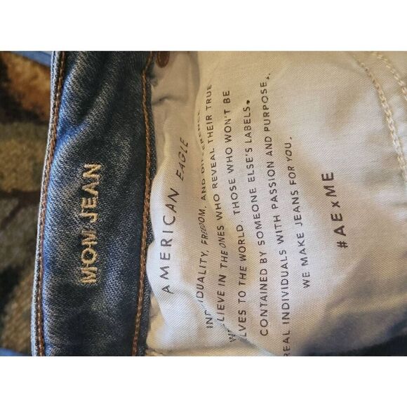 American Eagle Jeans Women's 2 Blue Mom Jeans Distressed High Rise Tapered - Picture 4 of 4